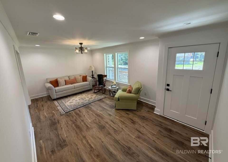 659 Nichols Ave - Photo 6 of 30