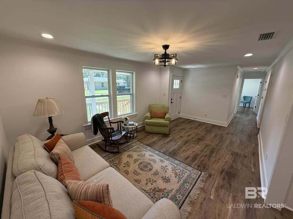 659 Nichols Ave - Photo 7 of 30