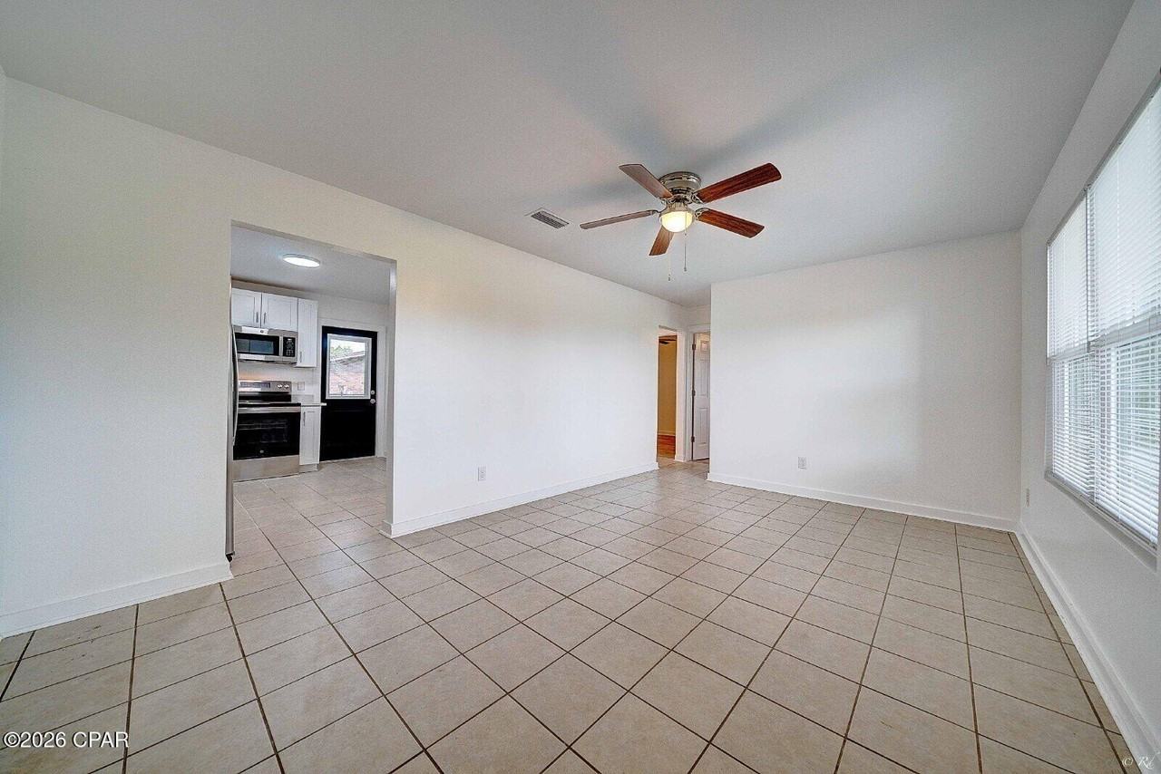 715 W 17th Street #3 - Photo 3 of 27