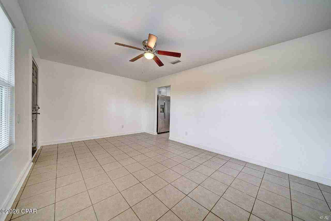 715 W 17th Street #3 - Photo 5 of 27