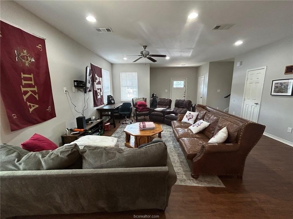 110 Fairway Dr - Photo 2 of 19
