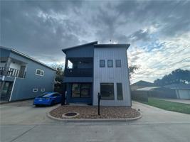 featured image of 806 Nimitz St