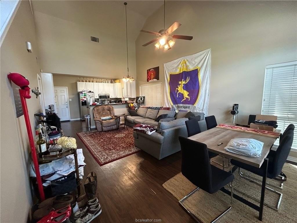 1618 Park Pl - Photo 4 of 20