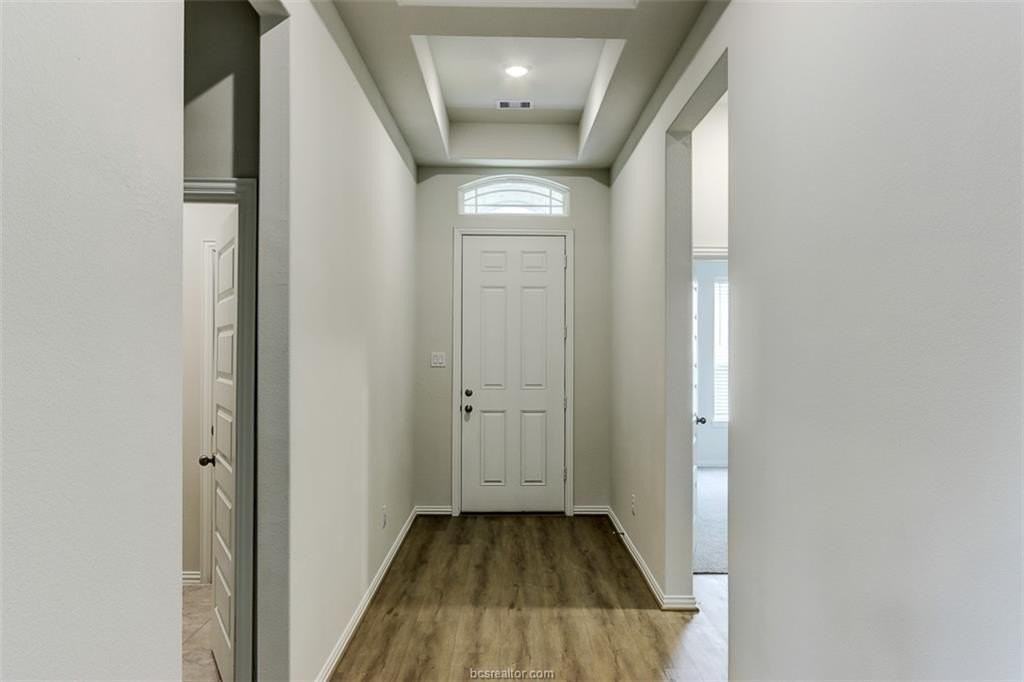 4015 Houberry Loop - Photo 3 of 35