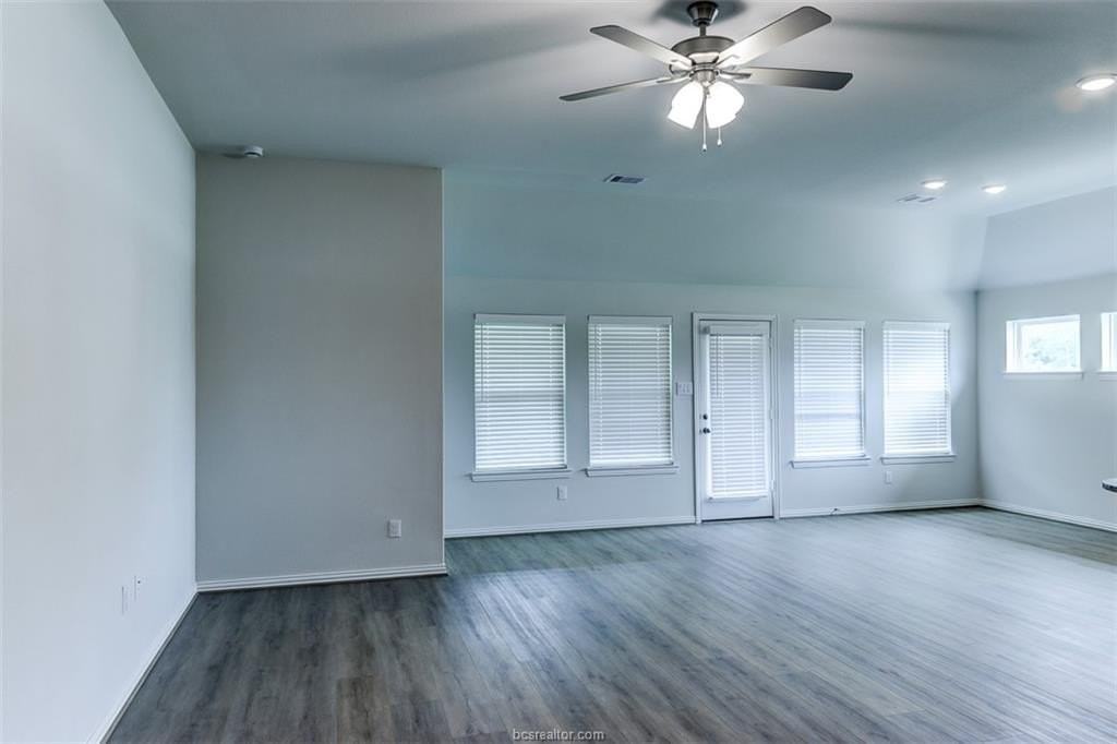 4015 Houberry Loop - Photo 4 of 35