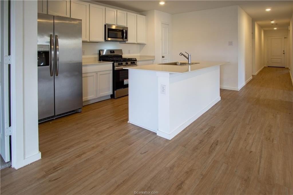 8006 Greens Ln - Photo 3 of 23