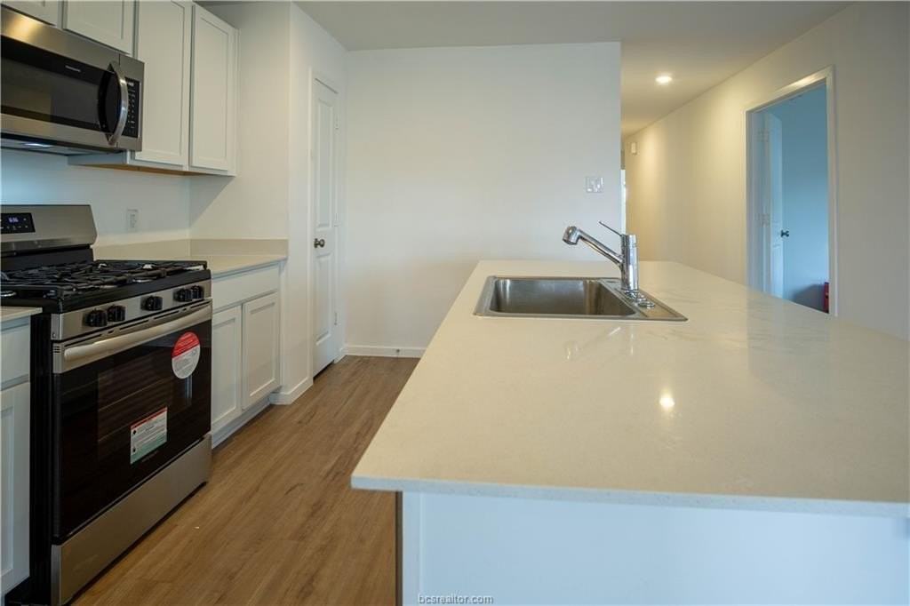 8006 Greens Ln - Photo 5 of 23