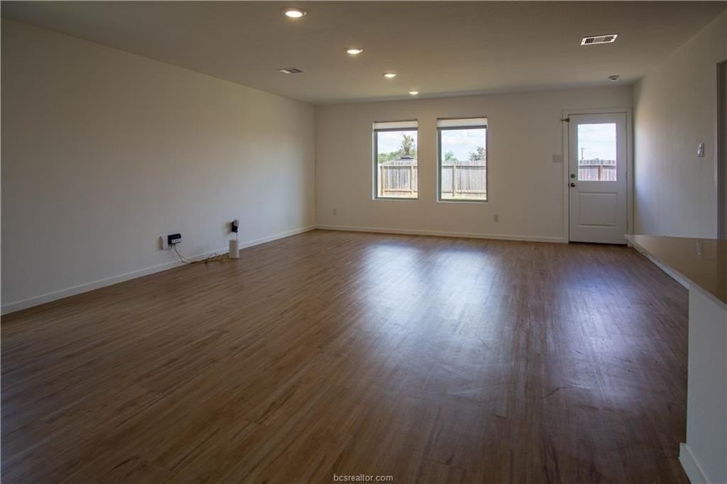 8006 Greens Ln - Photo 6 of 23