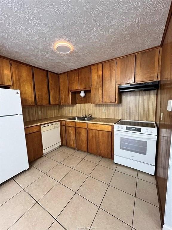 420 Manuel Dr - Photo 3 of 14