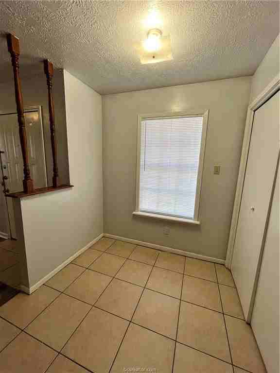 420 Manuel Dr - Photo 5 of 14