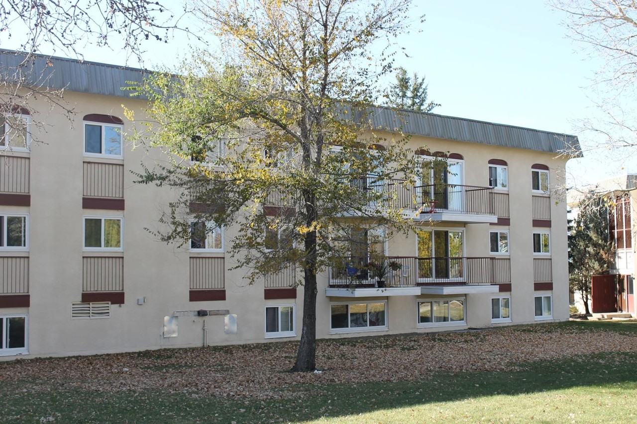 1615 Scenic Drive - Photo 3 of 3