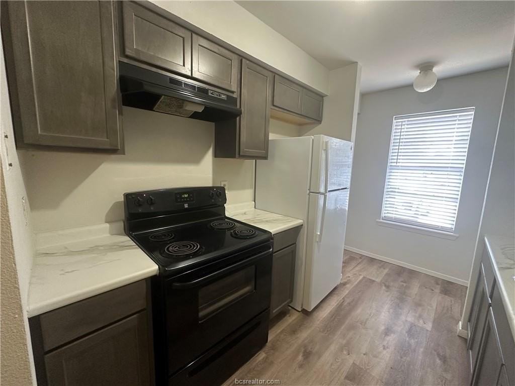 2411 Long Dr - Photo 3 of 8