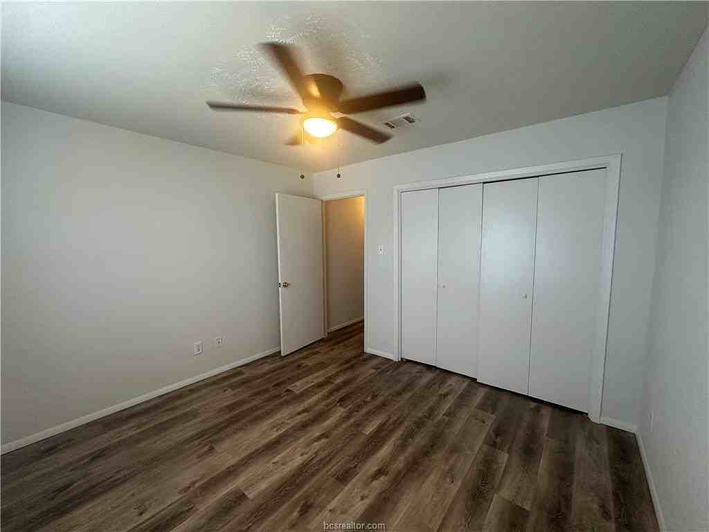 2411 Long Dr - Photo 6 of 8
