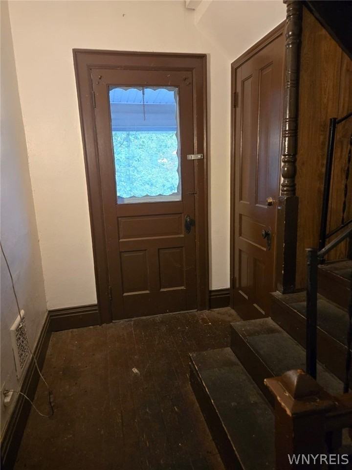 2259 S Park Ave - Photo 3 of 15