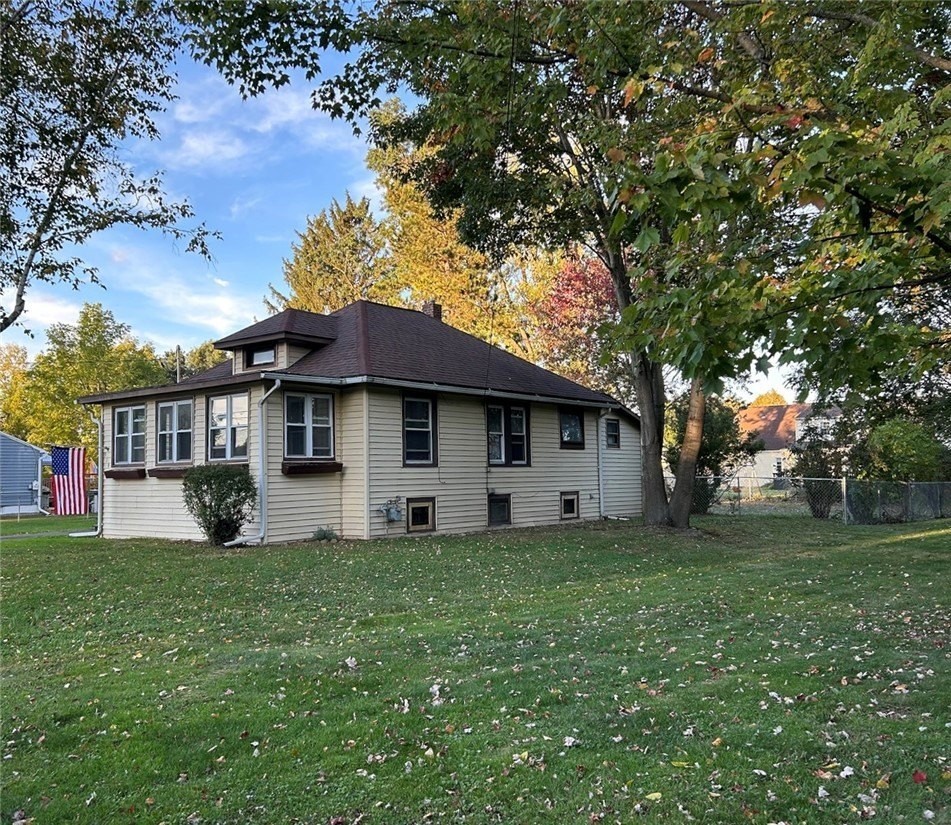 319 Bonaview Ave - Photo 2 of 23