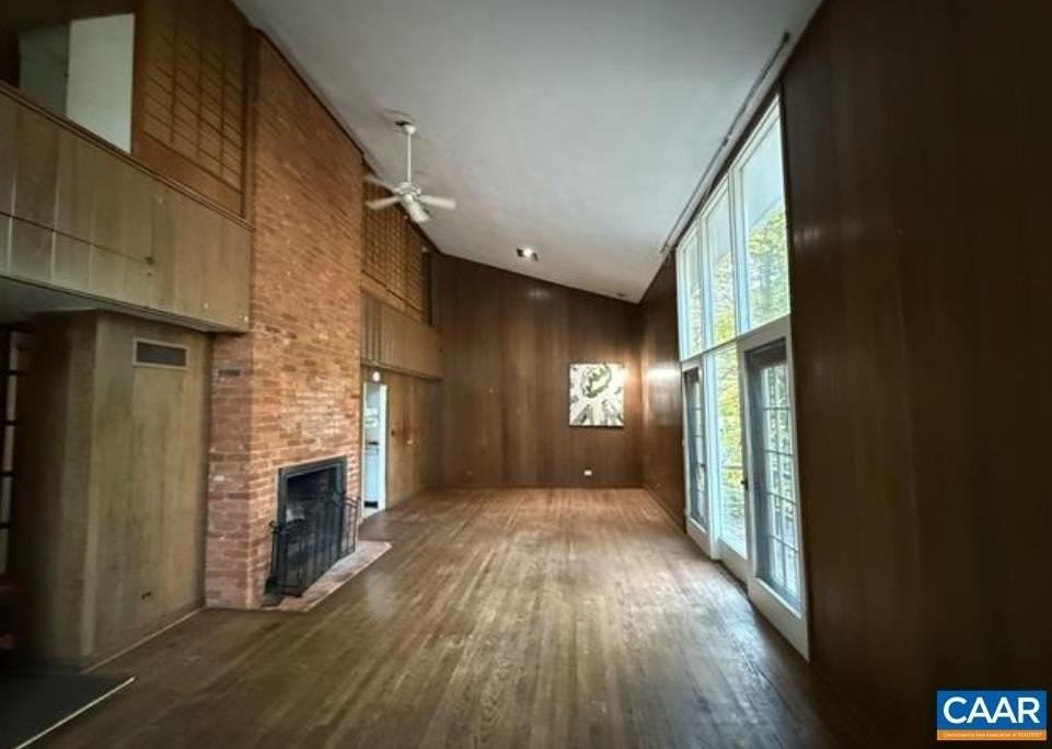 536 Valley Rd - Photo 4 of 19