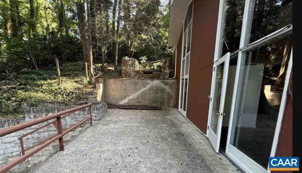 536 Valley Rd - Photo 5 of 19
