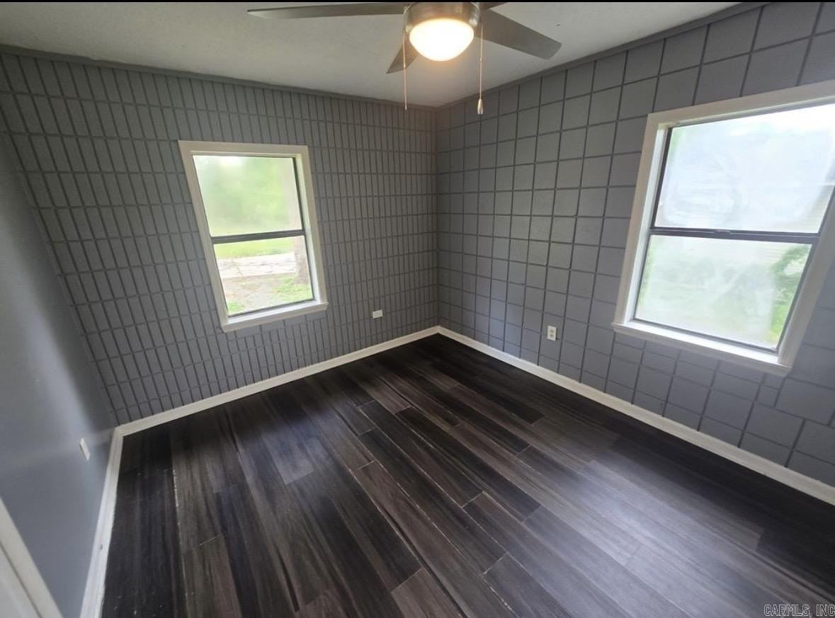 1320 Abigail St - Photo 6 of 15