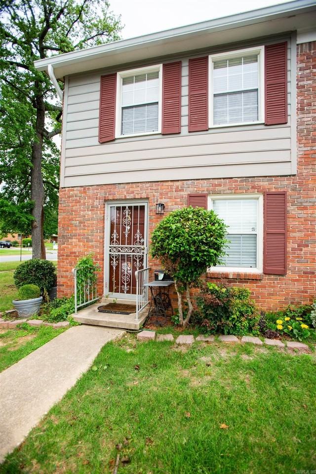 601 Brookside Dr #1 - Photo 2 of 22