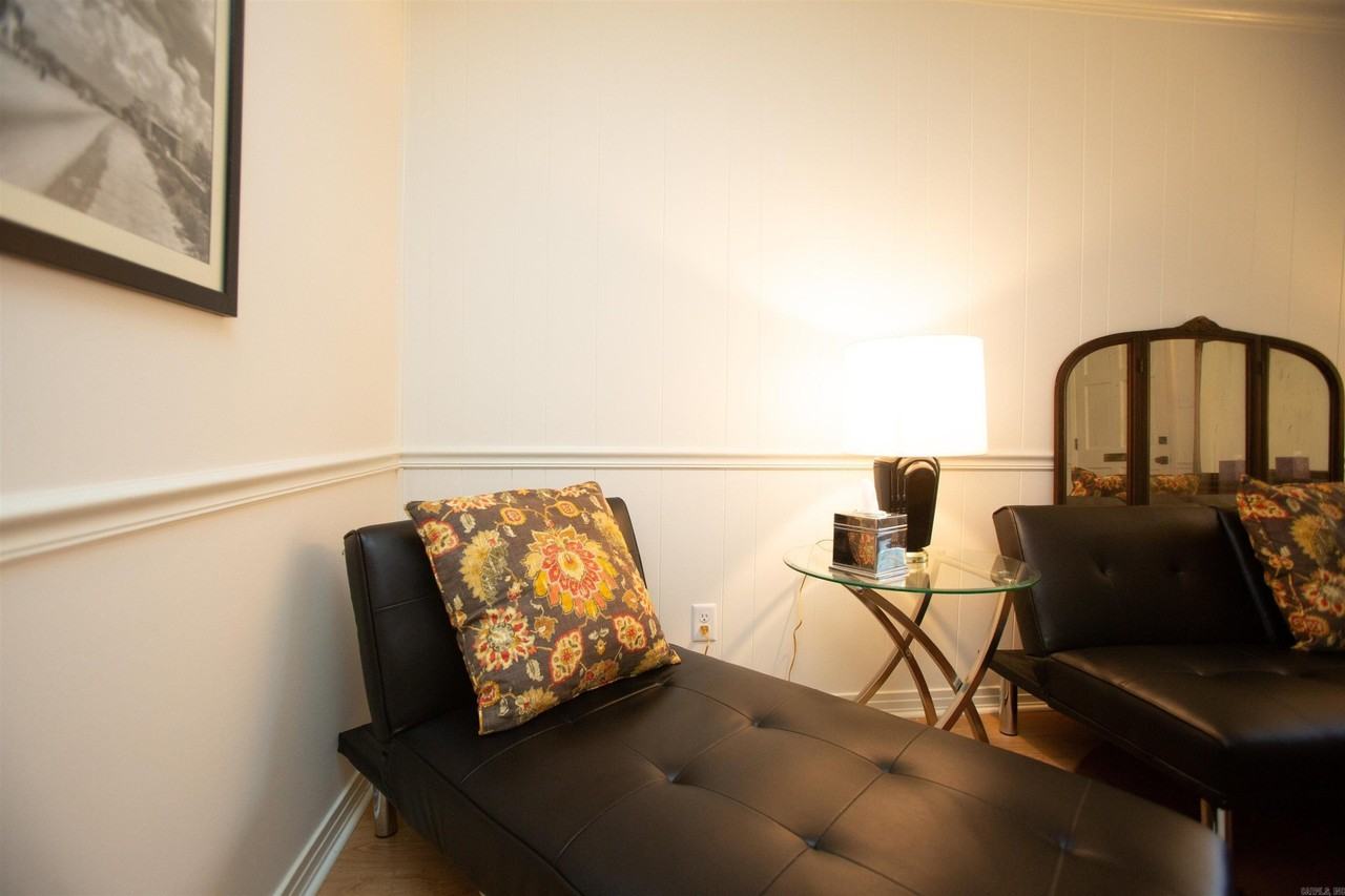 601 Brookside Dr #1 - Photo 6 of 22