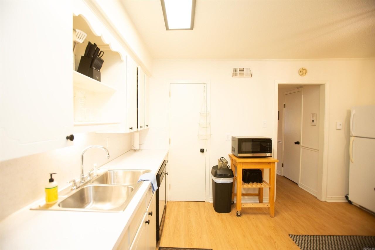601 Brookside Dr #1 - Photo 7 of 22
