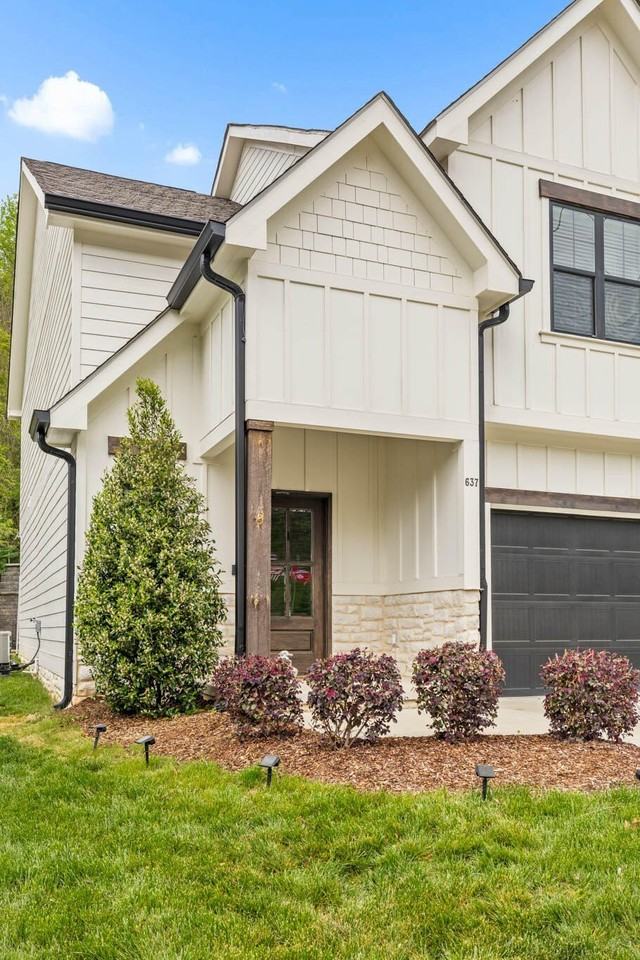 637 Lullwater Rd - Photo 4 of 40