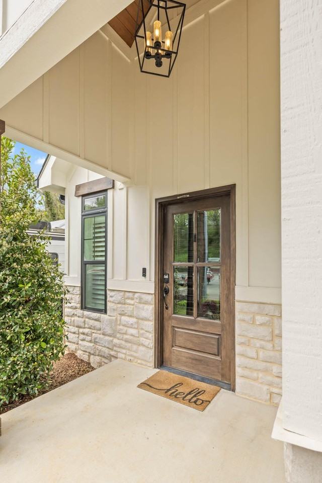 637 Lullwater Rd - Photo 5 of 40