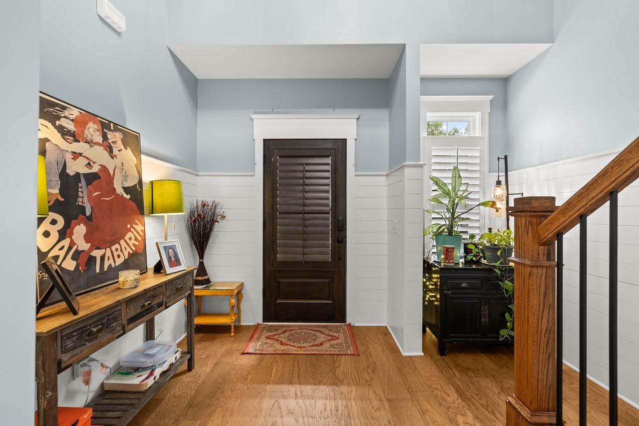 637 Lullwater Rd - Photo 6 of 40