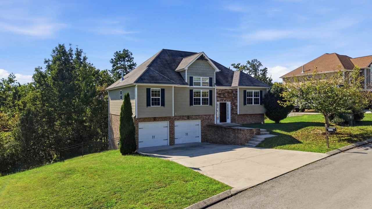 7358 Pfizer Dr - Photo 4 of 30
