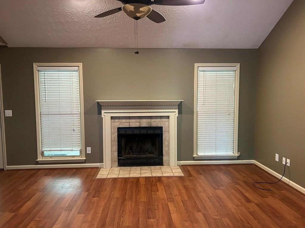 562 Evergreen Dr - Photo 4 of 17