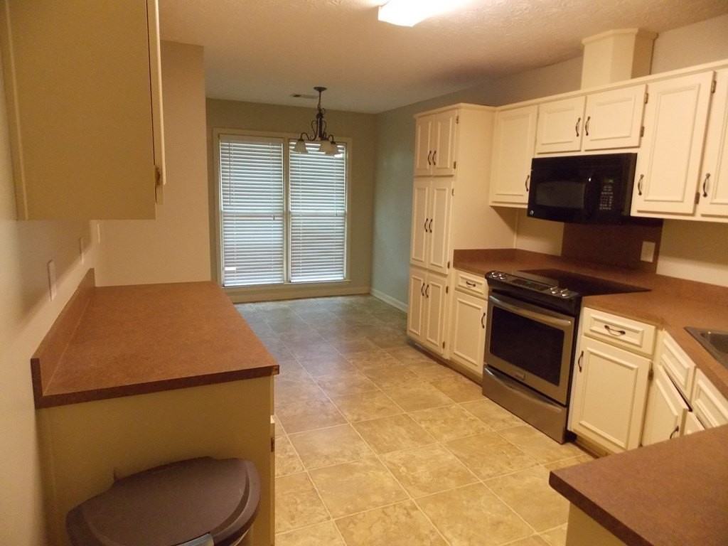 562 Evergreen Dr - Photo 6 of 17