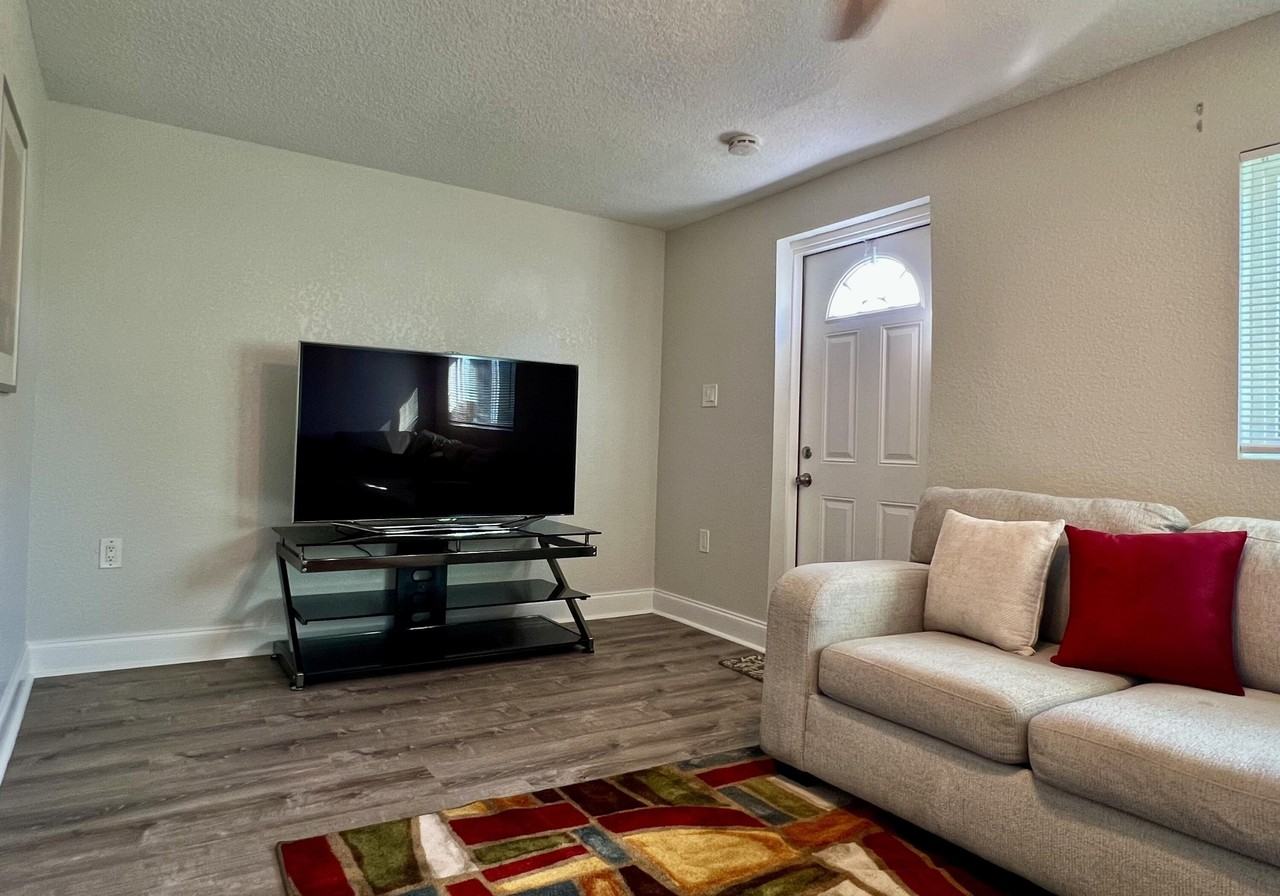 3708 Avenue K - Photo 2 of 13