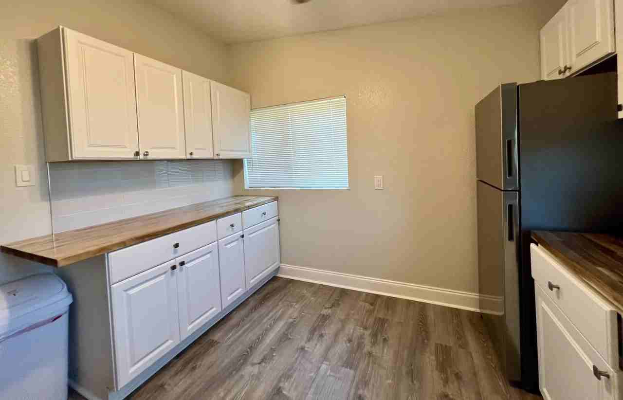 3708 Avenue K - Photo 7 of 13