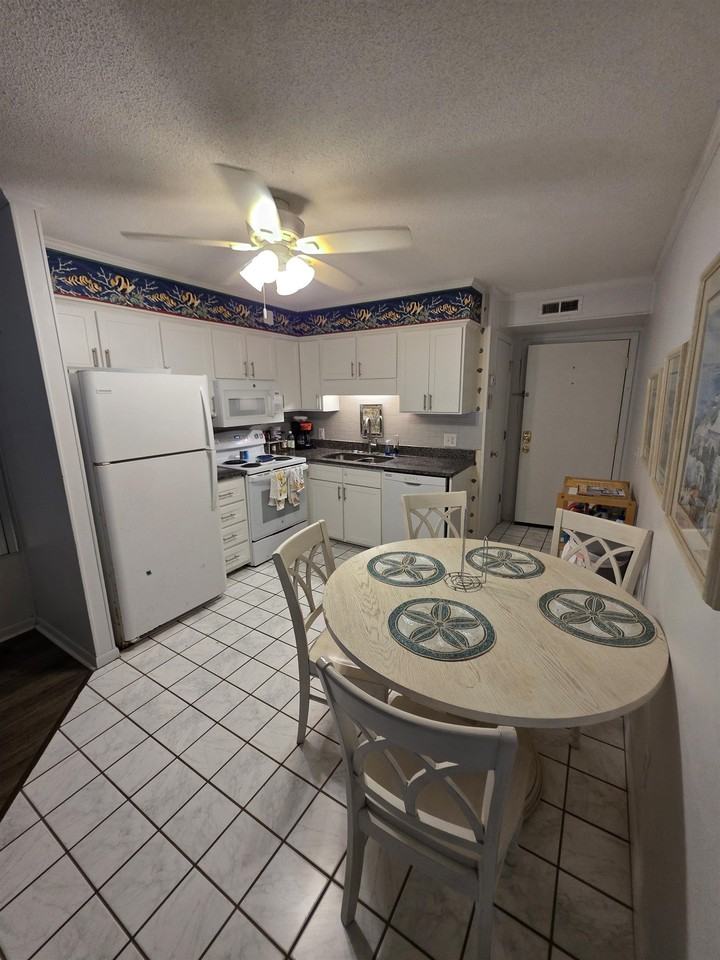 9560 Shore Dr #2N - Photo 2 of 8