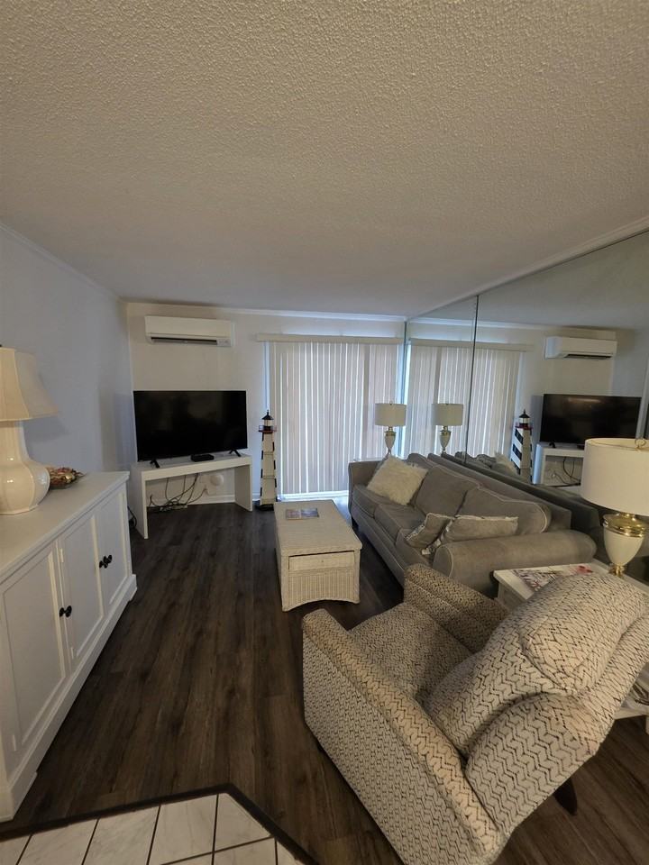 9560 Shore Dr #2N - Photo 4 of 8