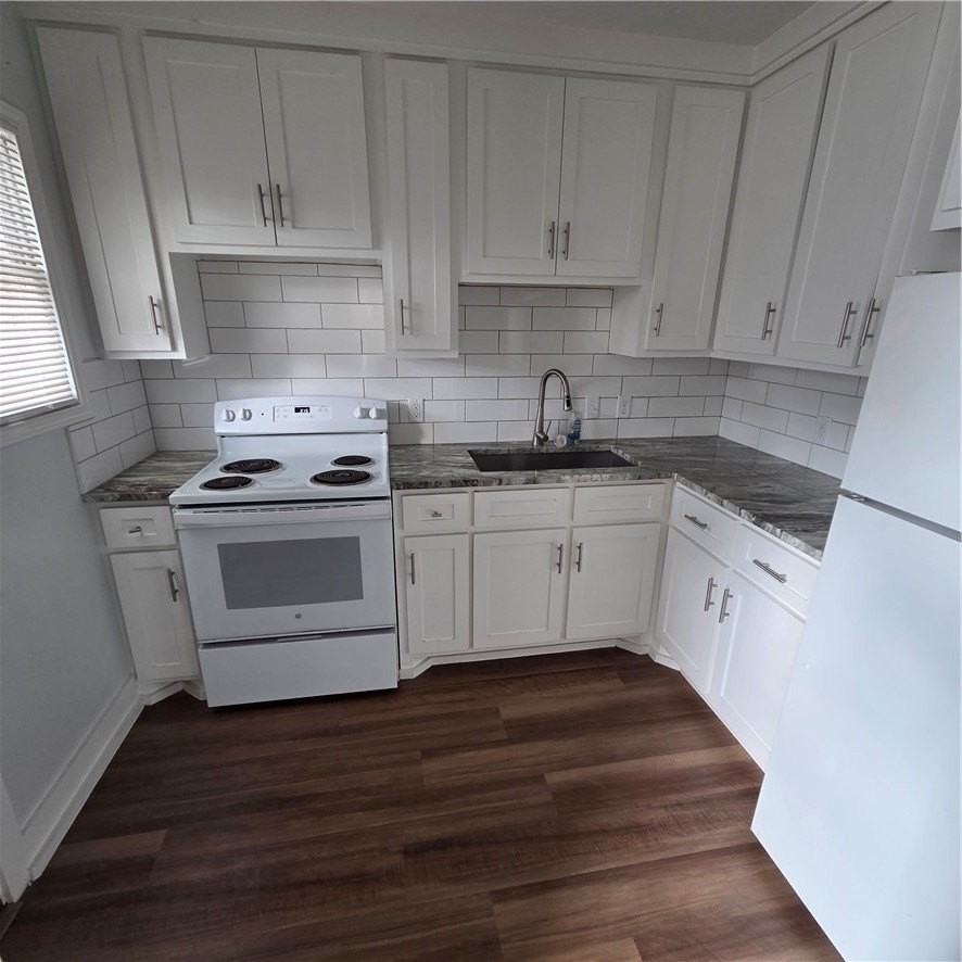 253 Rosebud Ave - Photo 4 of 9