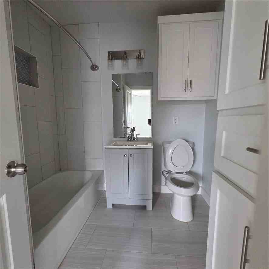 253 Rosebud Ave - Photo 5 of 9