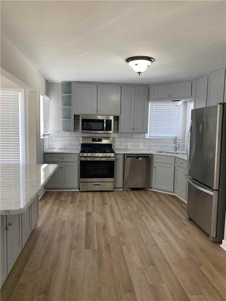 904 Cunningham St - Photo 4 of 16