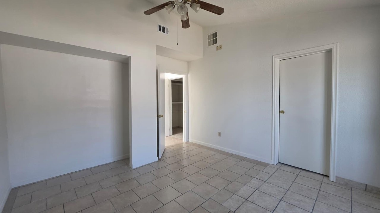 1512 Fillmore Dr - Photo 3 of 7
