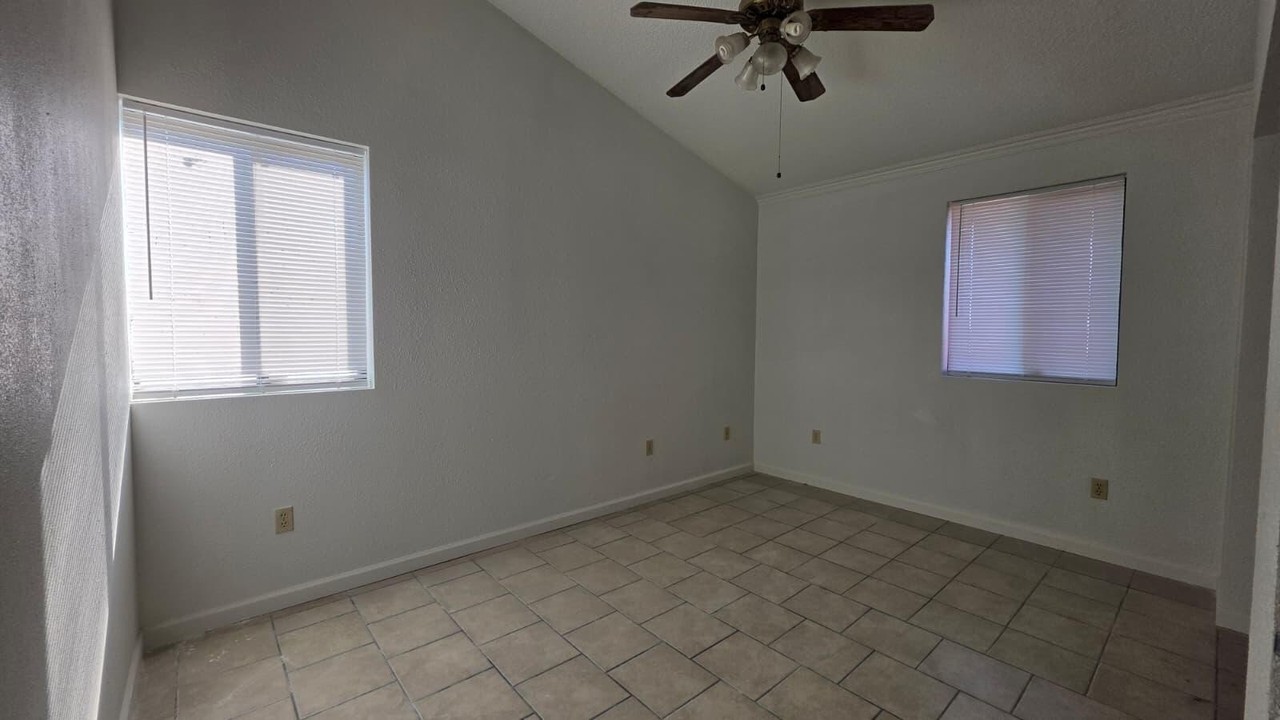 1512 Fillmore Dr - Photo 5 of 7