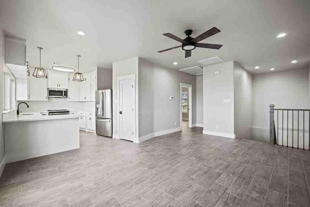 509 Winding Way - Photo 5 of 12