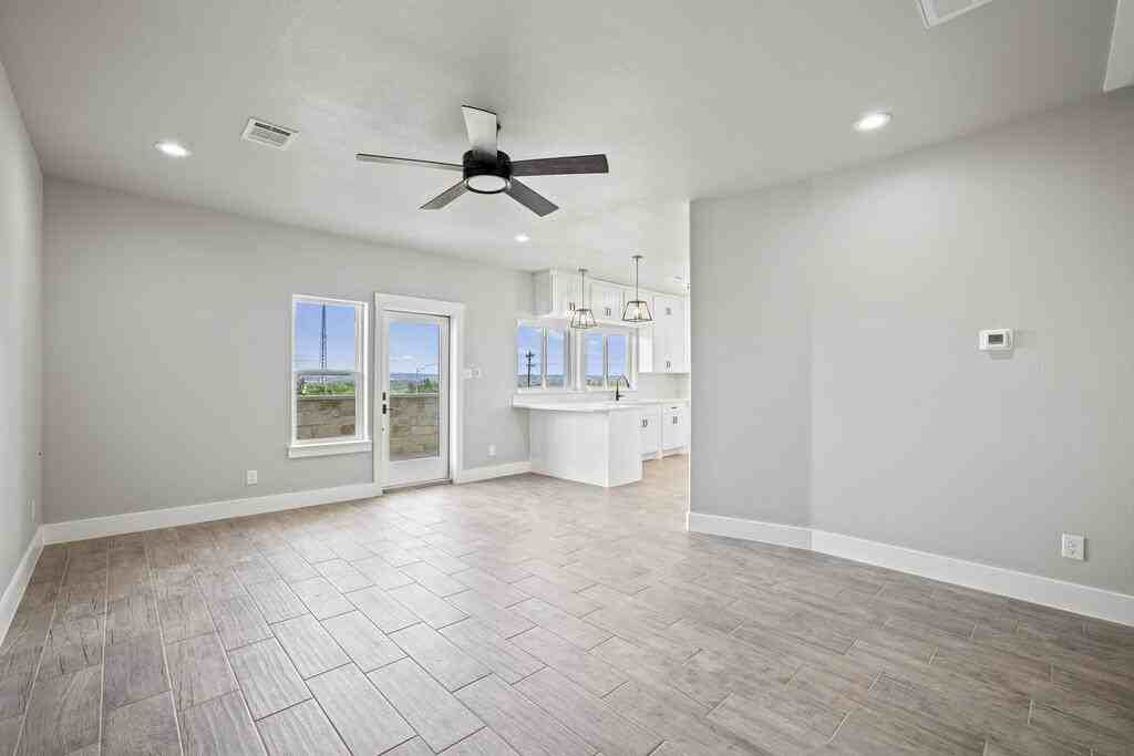 509 Winding Way - Photo 6 of 12