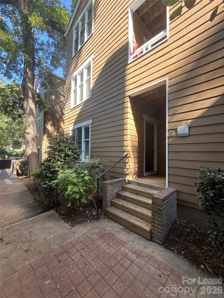 413 W 8th St #B1 - Photo 2 of 22