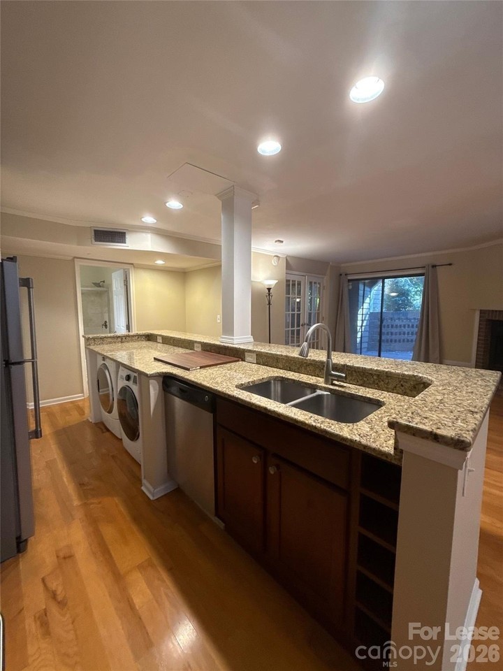 413 W 8th St #B1 - Photo 7 of 22