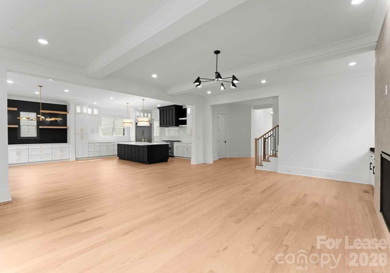 4345 Castleton Rd - Photo 6 of 44