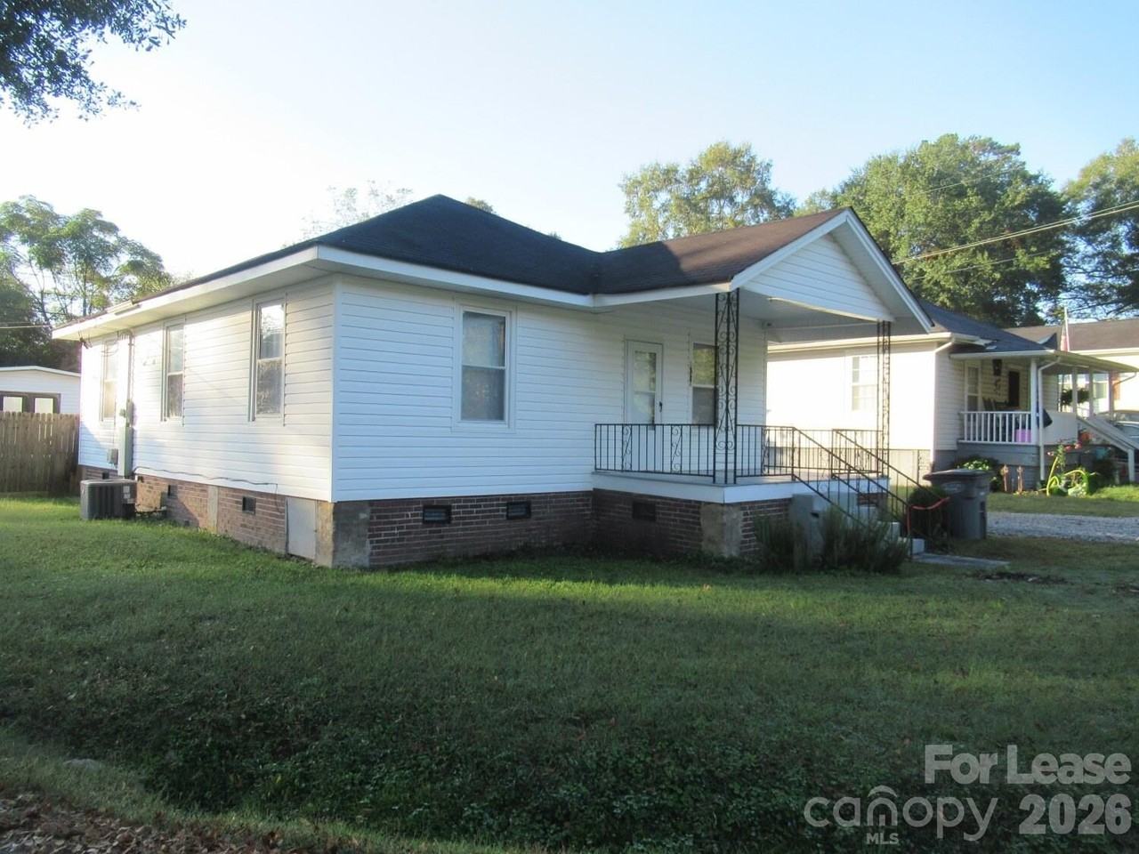 804 Carolina Mill Cir - Photo 2 of 18