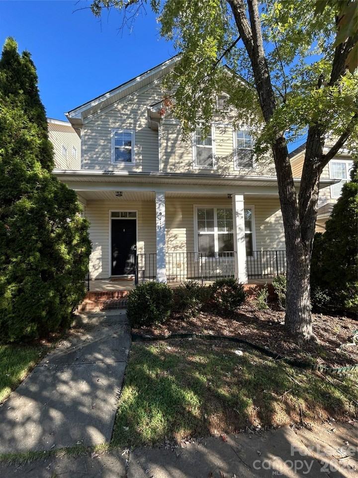 9711 Cadman Ct - Photo 2 of 12