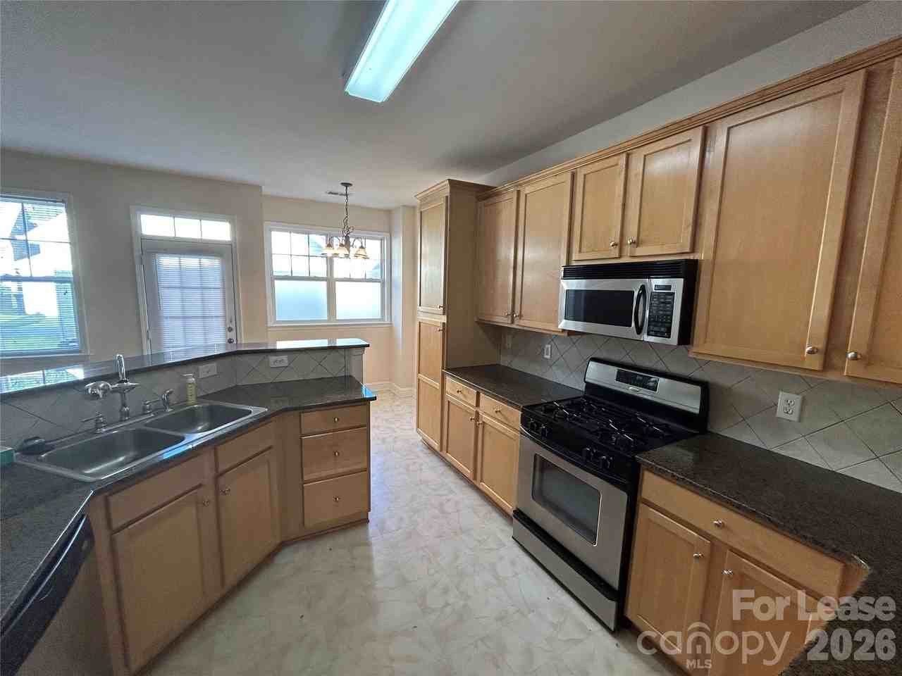 9711 Cadman Ct - Photo 3 of 12