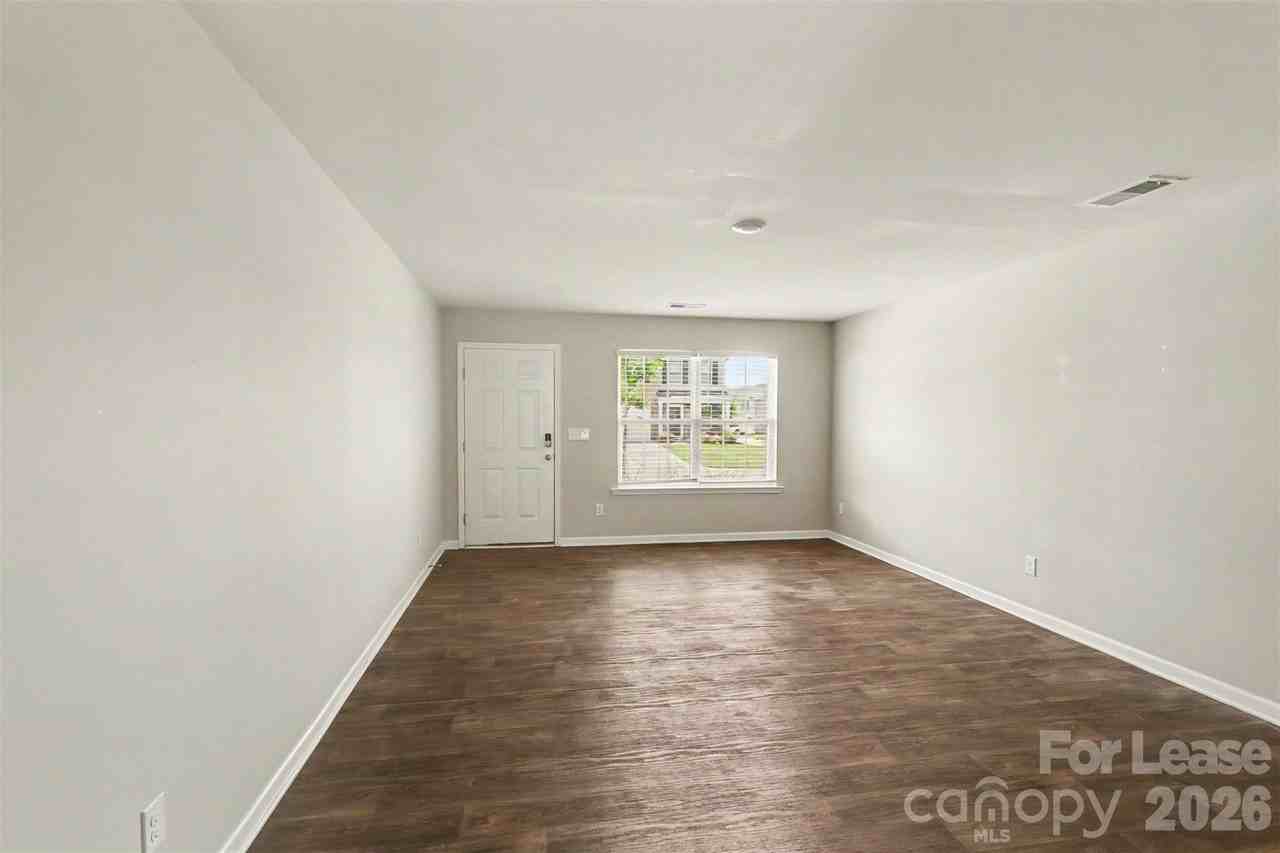 310 Kingsford Dr - Photo 3 of 21