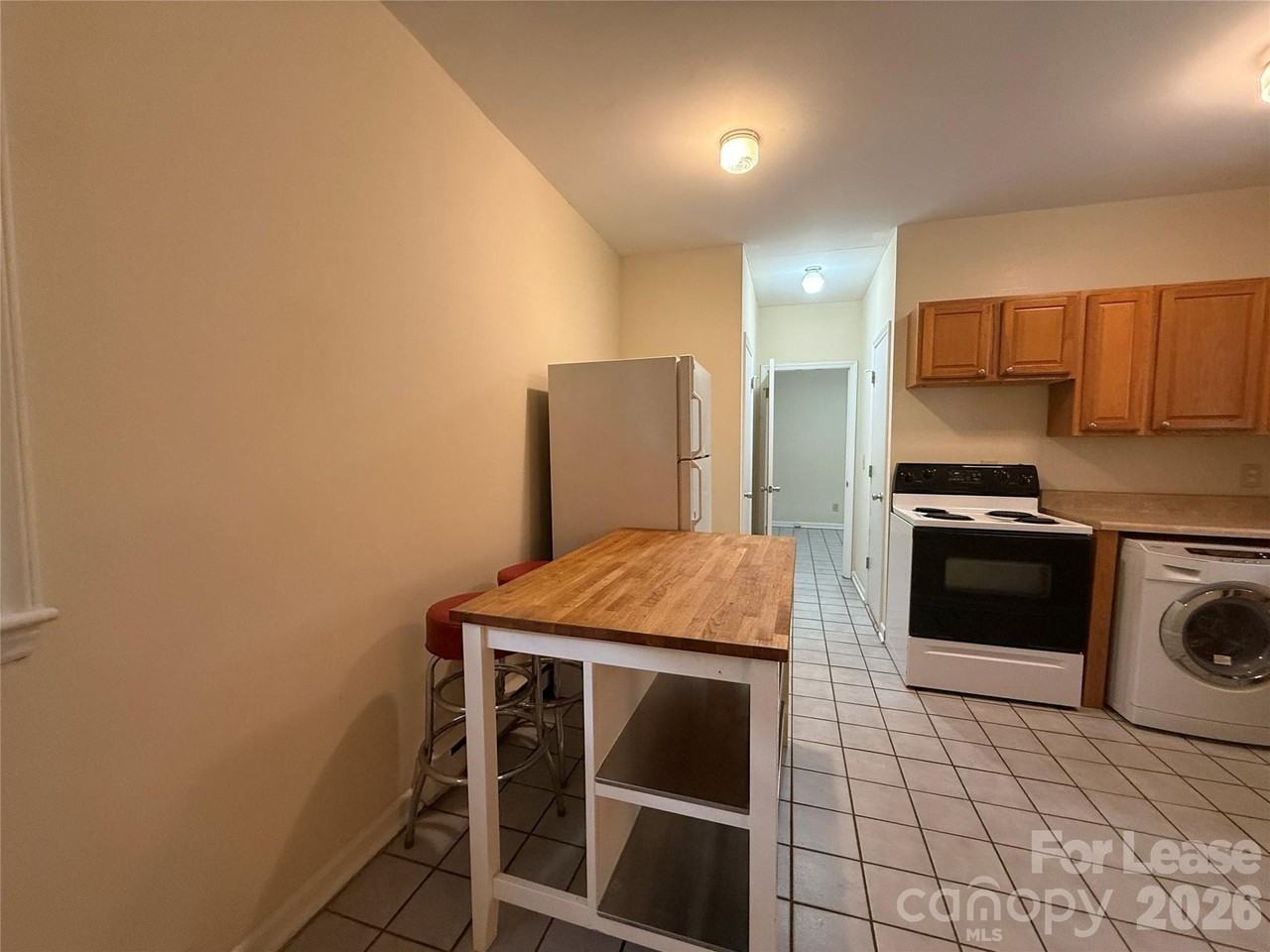 900 Lexington Ave #C - Photo 4 of 8
